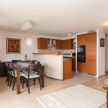 Big Center App For 6 W. Jacuzzi & Double Sauna! Appartement *