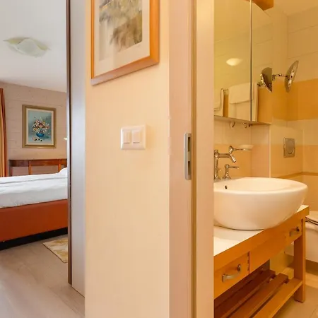 Big Center App For 6 W. Jacuzzi & Double Sauna! Apartman