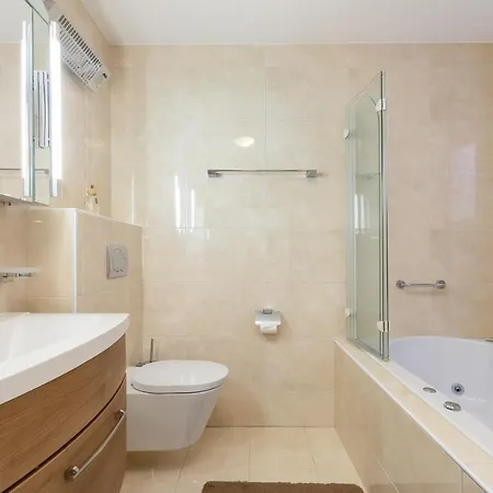 Big Center App For 6 W. Jacuzzi & Double Sauna! * Anzère